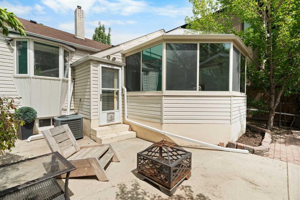 229 11 Avenue Ne, Calgary, AB