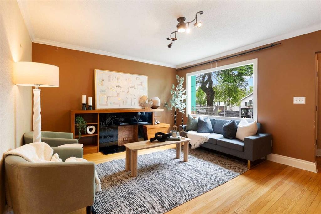 229 11 Avenue Ne, Calgary, AB