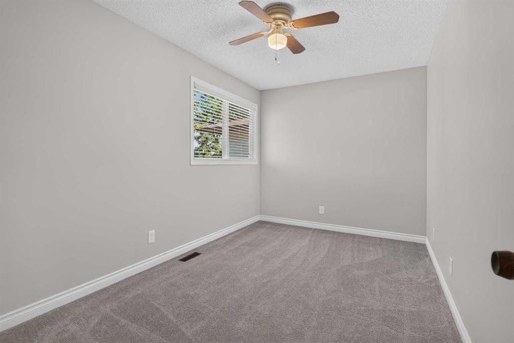 112 Beaconsfield Rise Nw, Calgary, AB