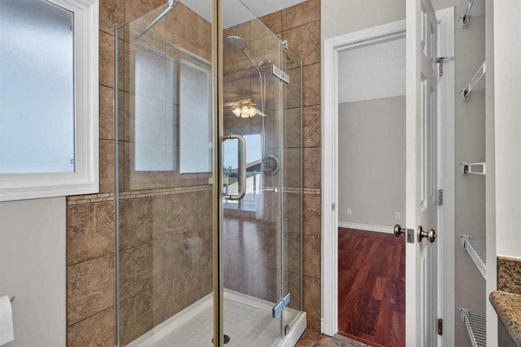 112 Beaconsfield Rise Nw, Calgary, AB