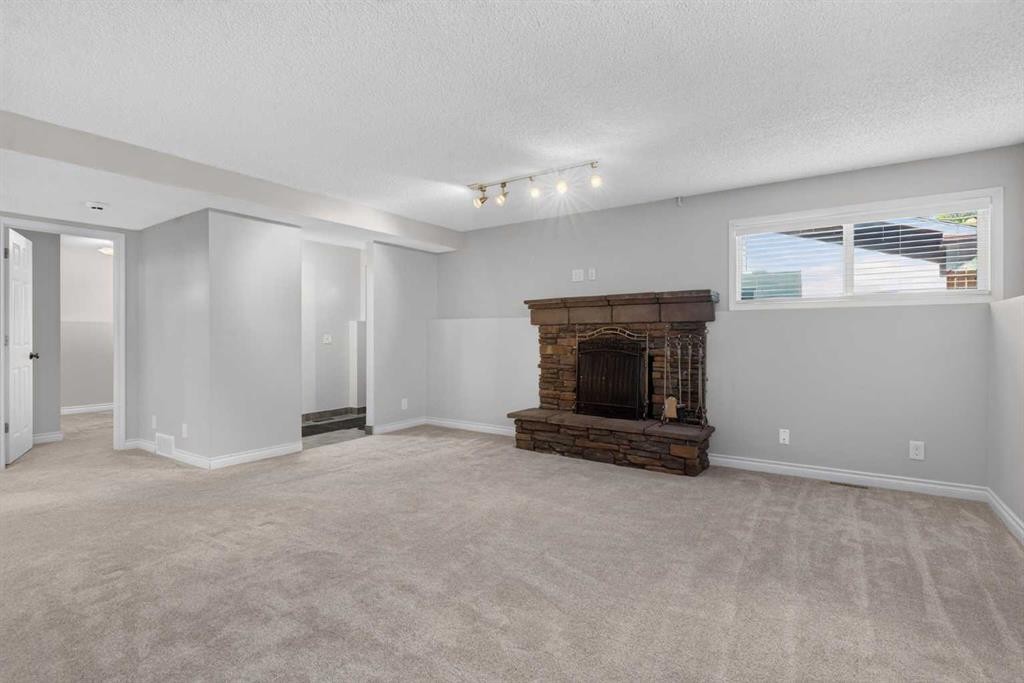 112 Beaconsfield Rise Nw, Calgary, AB