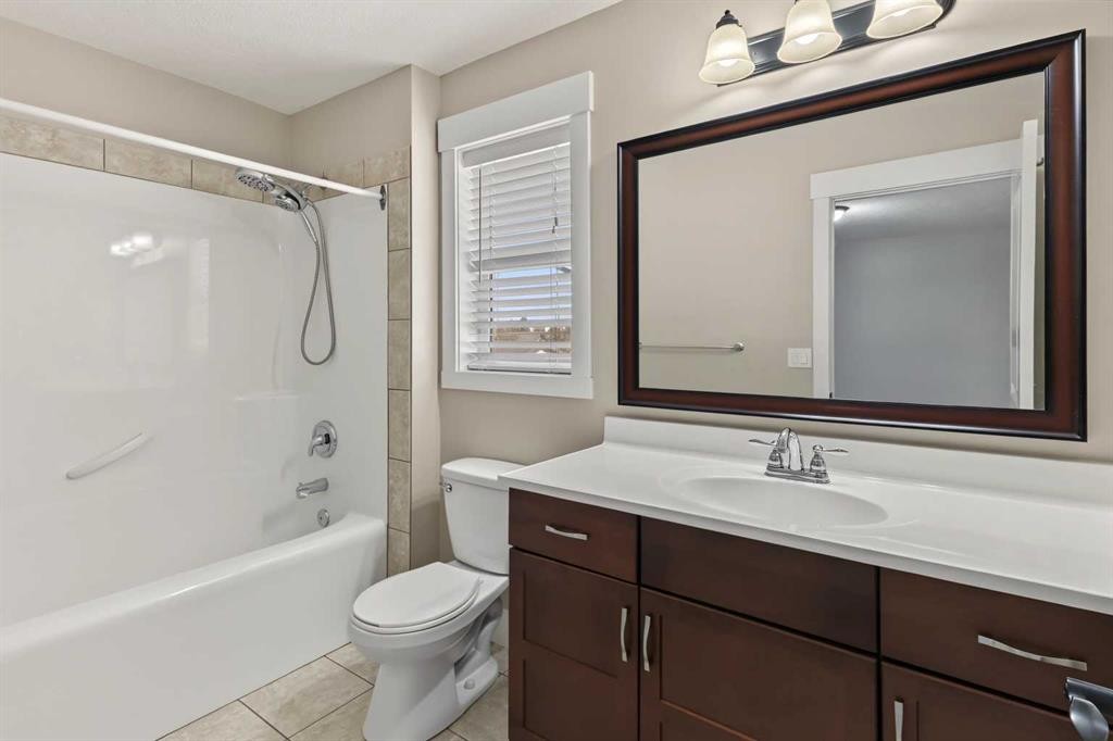1540 Mcalpine Street, Carstairs, AB