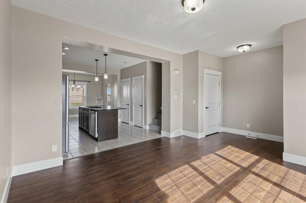 1540 Mcalpine Street, Carstairs, AB