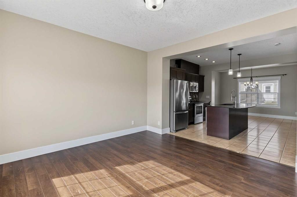 1540 Mcalpine Street, Carstairs, AB