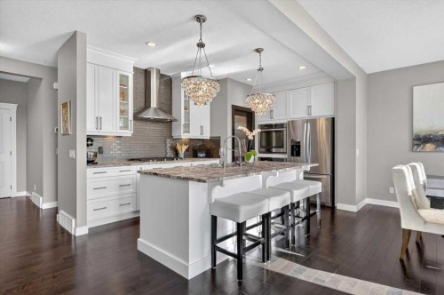 90 Cranbrook Crescent Se, Calgary, AB 