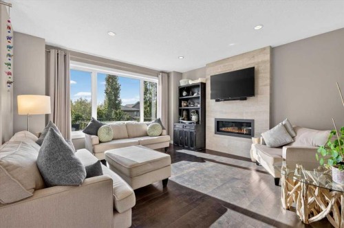 90 Cranbrook Crescent Se, Calgary, AB 
