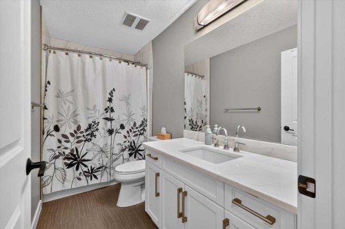90 Cranbrook Crescent Se, Calgary, AB 