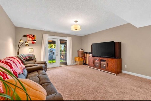 90 Cranbrook Crescent Se, Calgary, AB 