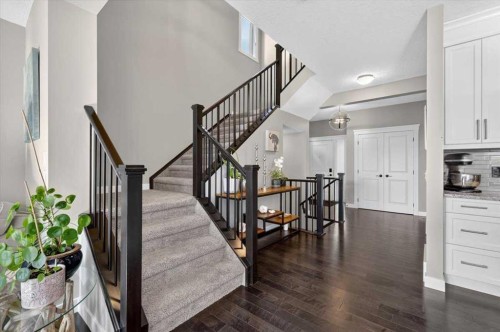 90 Cranbrook Crescent Se, Calgary, AB 
