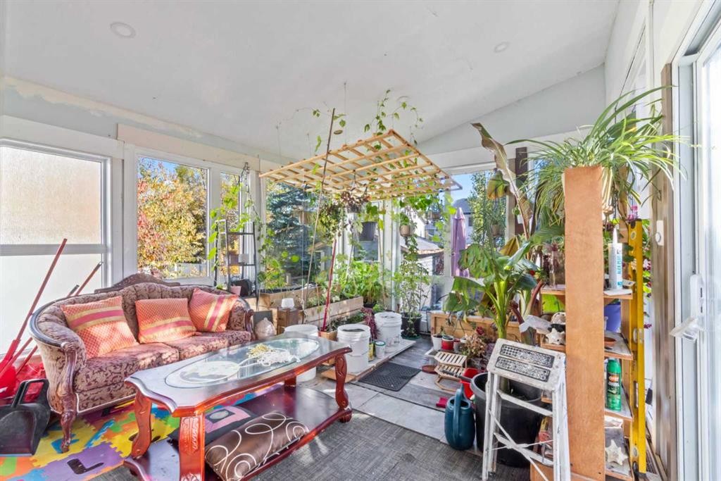 52 Edgepark Road Nw, Calgary, AB