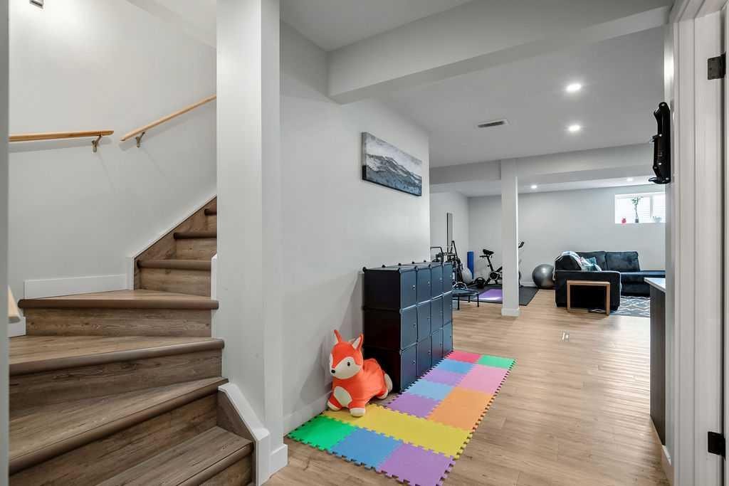 23 Drake Landing Boulevard, Okotoks, AB