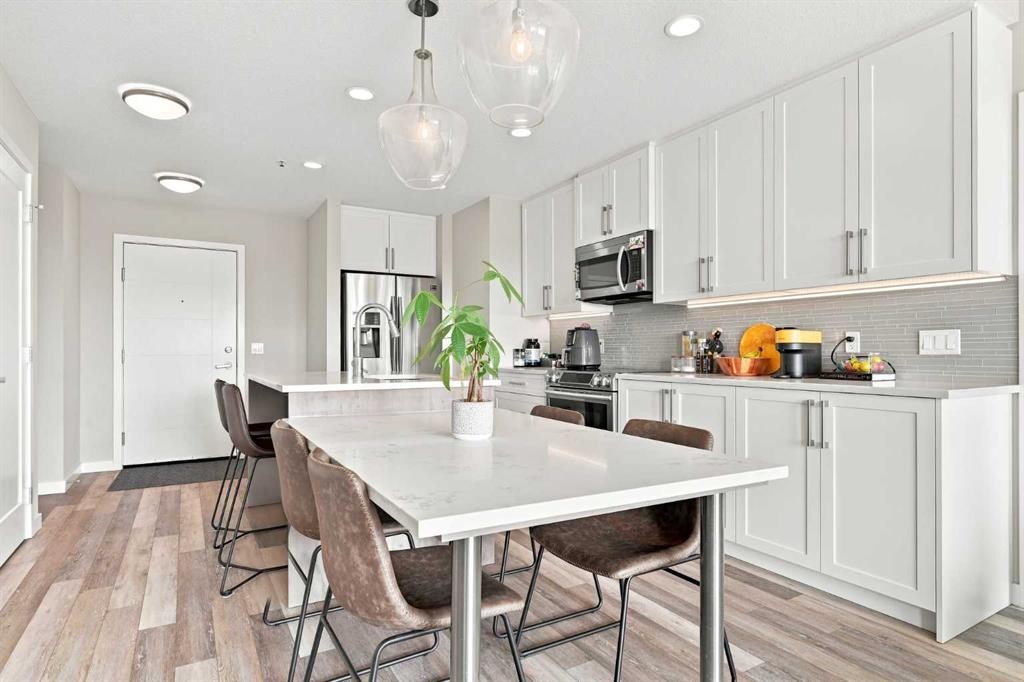320-8530 8A Avenue Sw, Calgary, AB