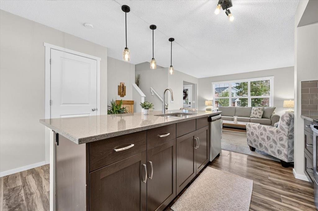40 Sunvalley Road, Cochrane, AB