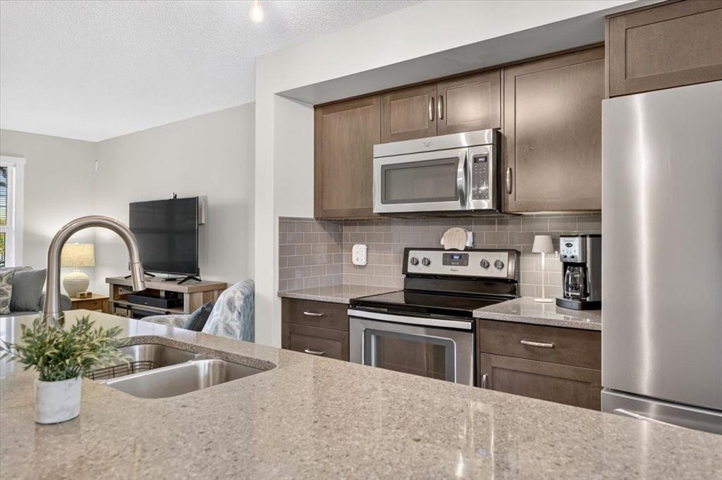 40 Sunvalley Road, Cochrane, AB