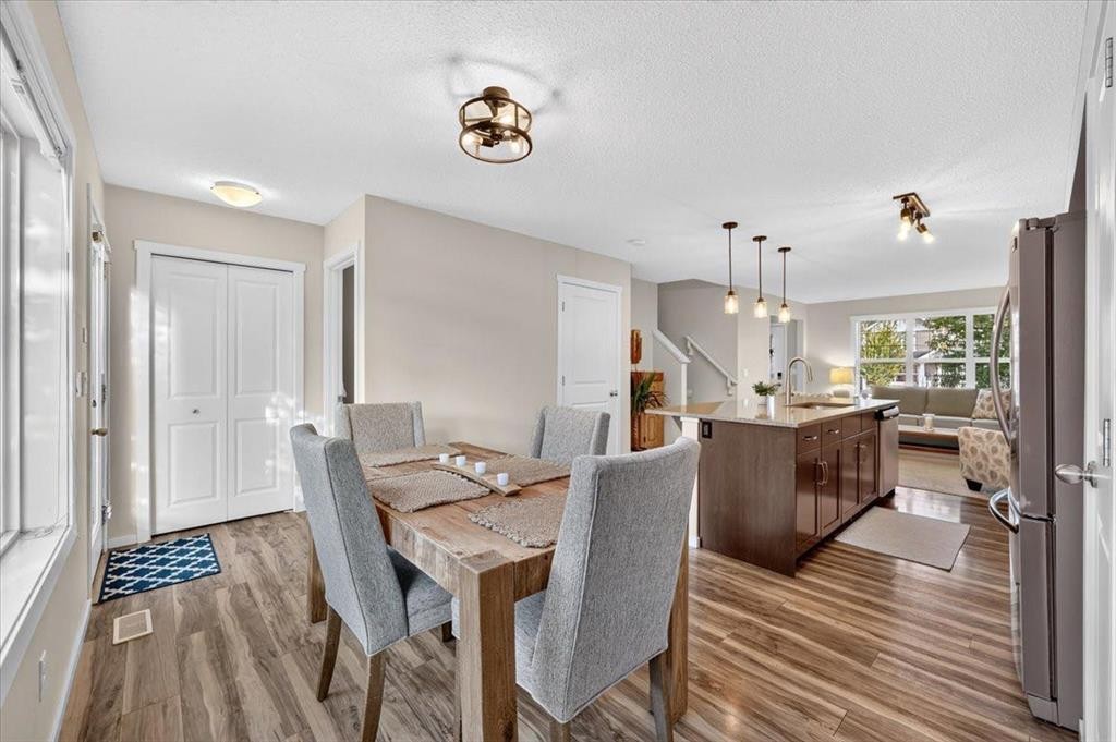 40 Sunvalley Road, Cochrane, AB