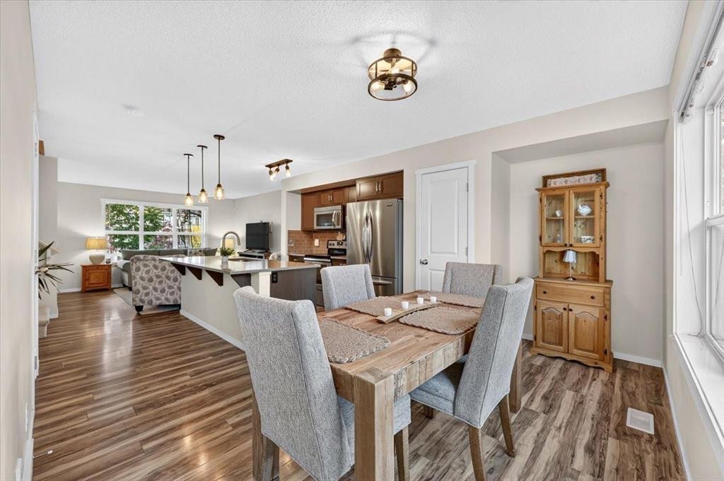 40 Sunvalley Road, Cochrane, AB