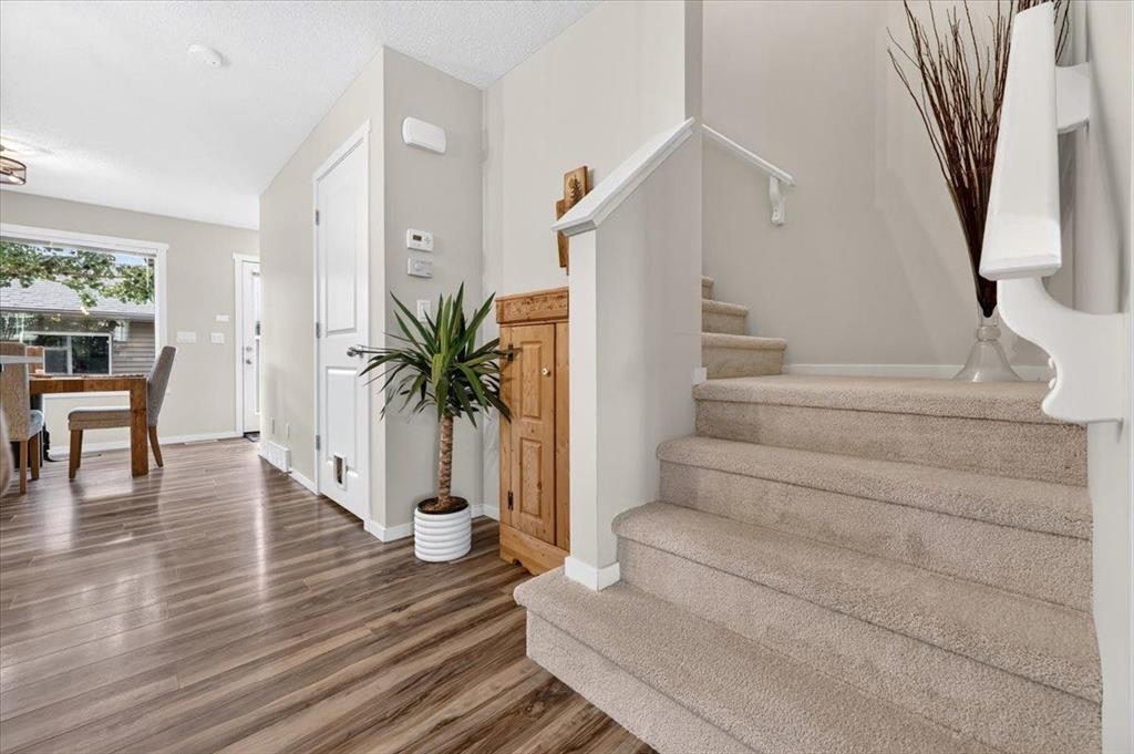 40 Sunvalley Road, Cochrane, AB