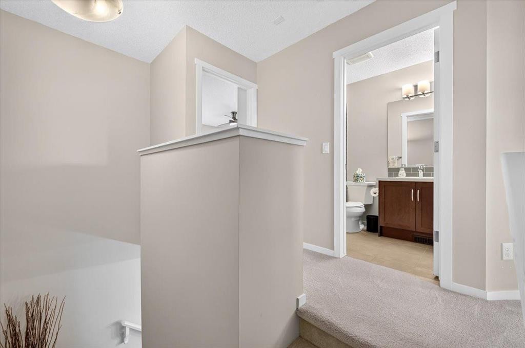 40 Sunvalley Road, Cochrane, AB