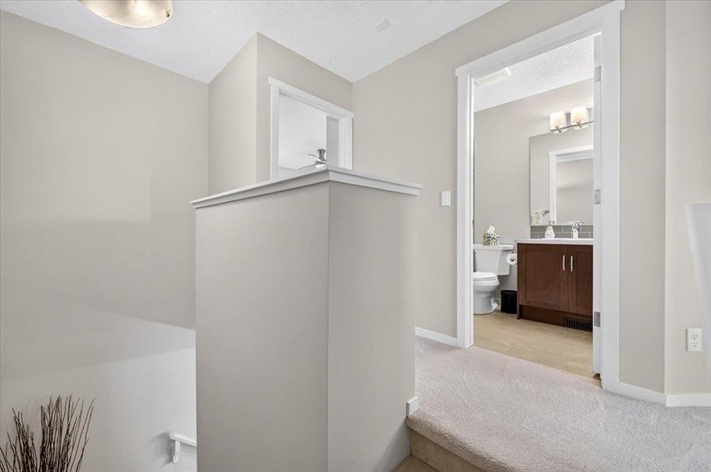 40 Sunvalley Road, Cochrane, AB