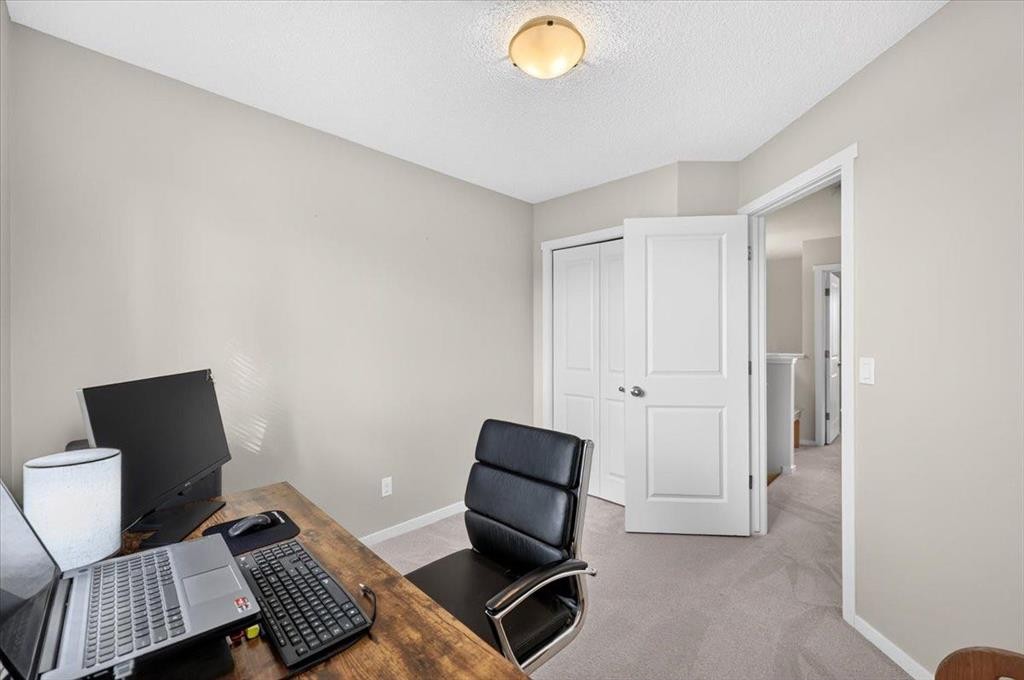 40 Sunvalley Road, Cochrane, AB