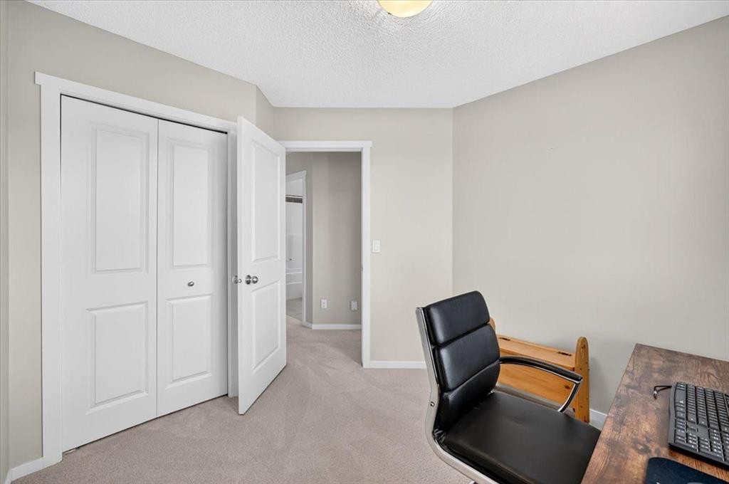 40 Sunvalley Road, Cochrane, AB