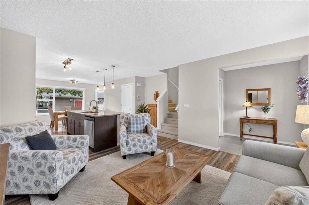 40 Sunvalley Road, Cochrane, AB
