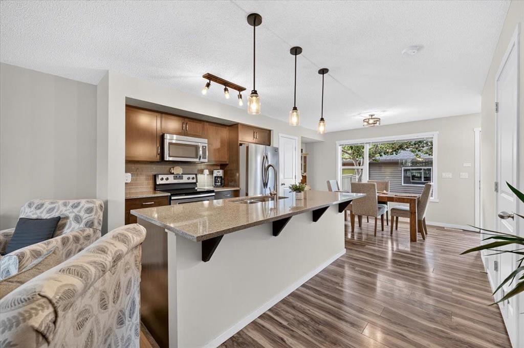 40 Sunvalley Road, Cochrane, AB