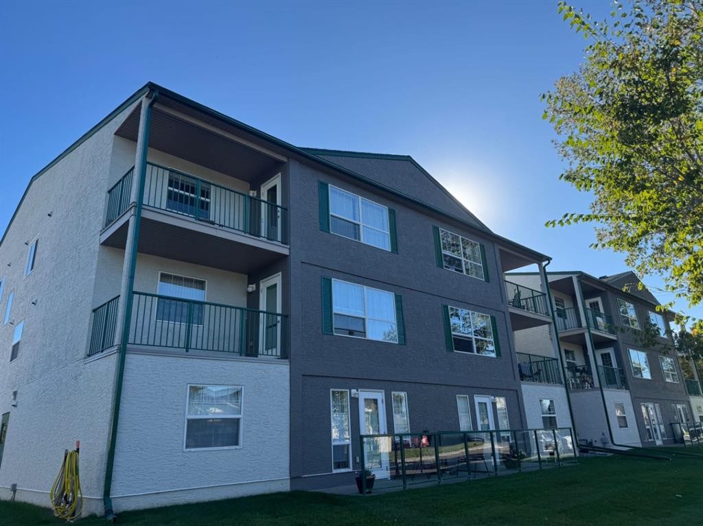 204-105 7 Avenue Se, High River, AB