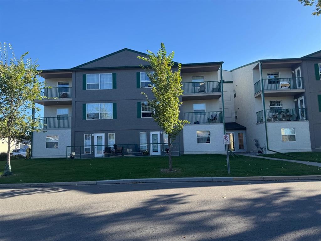 204-105 7 Avenue Se, High River, AB