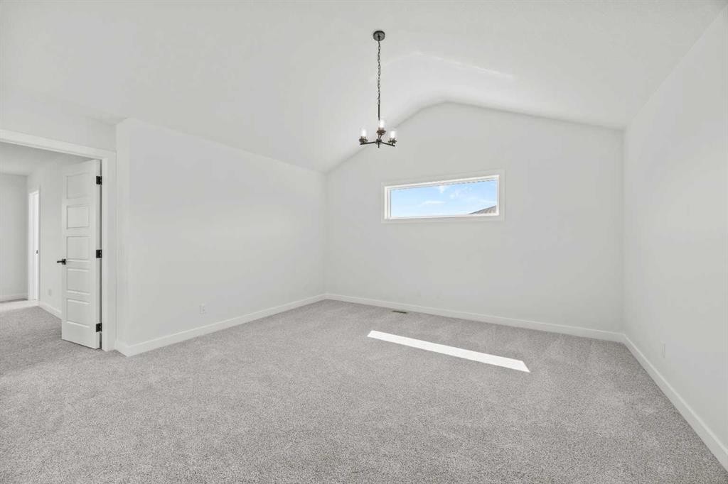 37 Sora Gardens Se, Calgary, AB