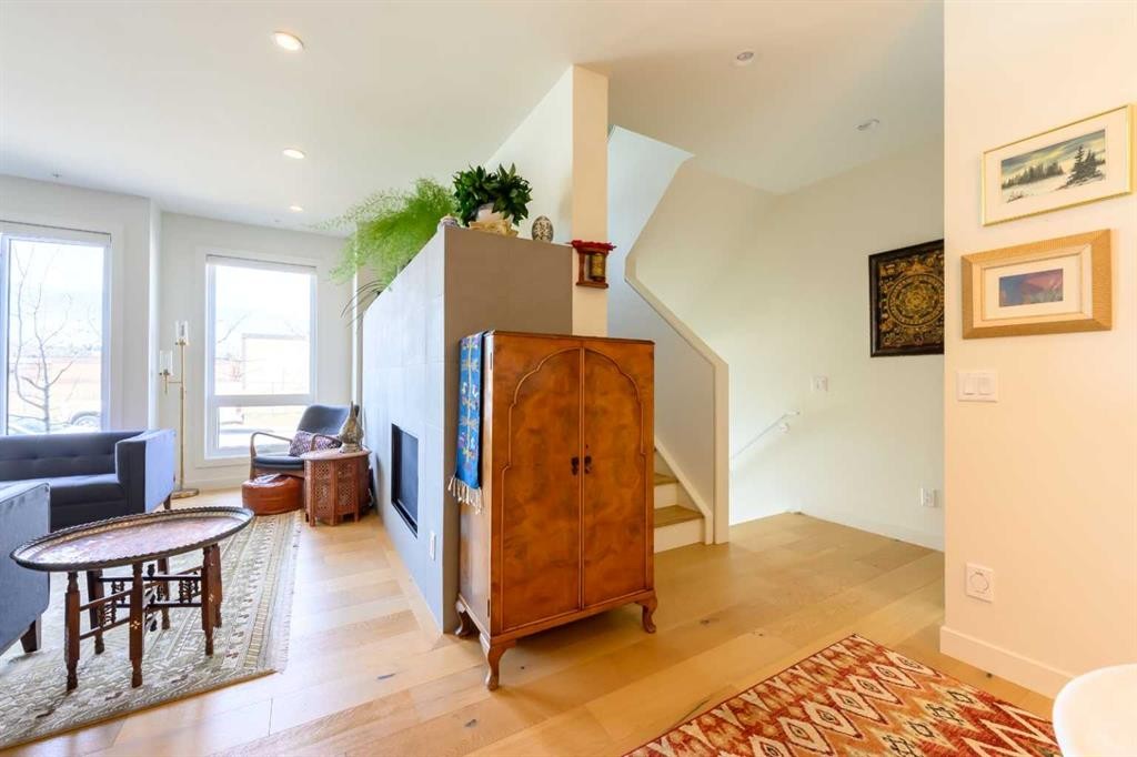 112 21 Street Nw, Calgary, AB
