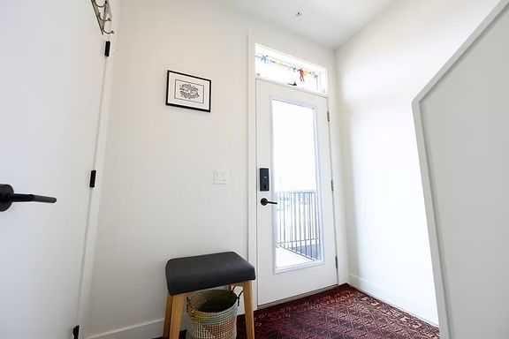 112 21 Street Nw, Calgary, AB