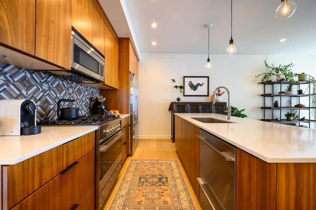 112 21 Street Nw, Calgary, AB