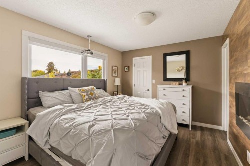 228 Midridge Crescent Se, Calgary, AB 