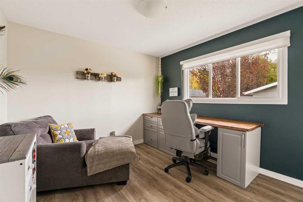 228 Midridge Crescent Se, Calgary, AB