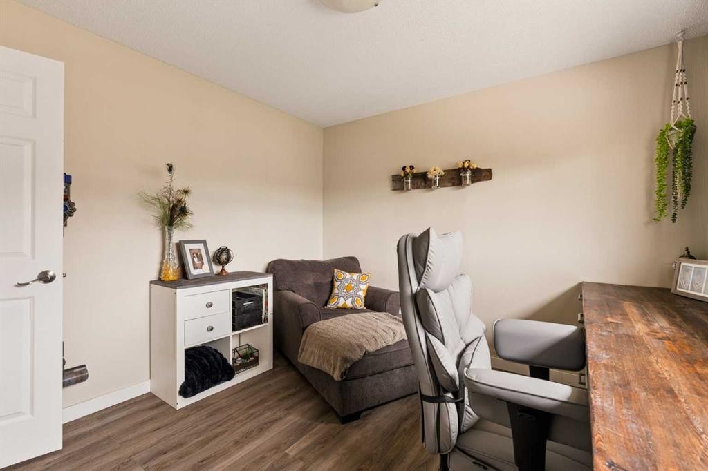 228 Midridge Crescent Se, Calgary, AB