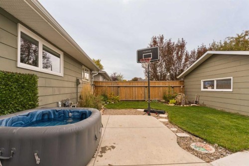 228 Midridge Crescent Se, Calgary, AB 