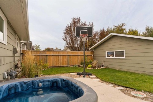 228 Midridge Crescent Se, Calgary, AB 