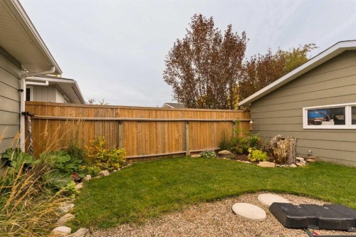 228 Midridge Crescent Se, Calgary, AB 