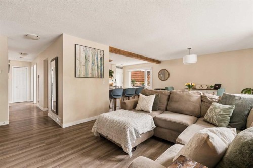 228 Midridge Crescent Se, Calgary, AB 
