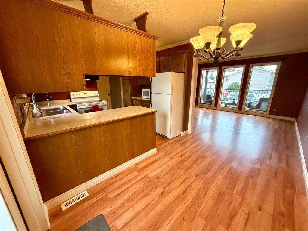 711 10 Avenue Se, High River, AB