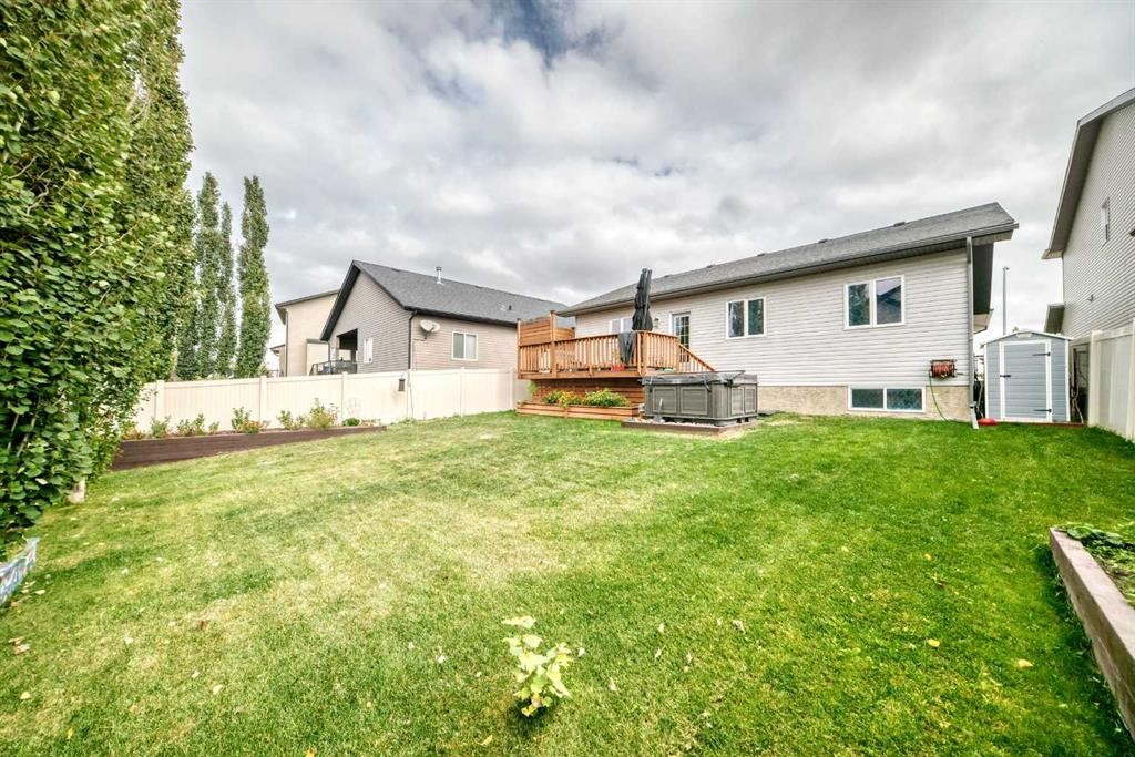 11 Bondar Gate, Carstairs, AB