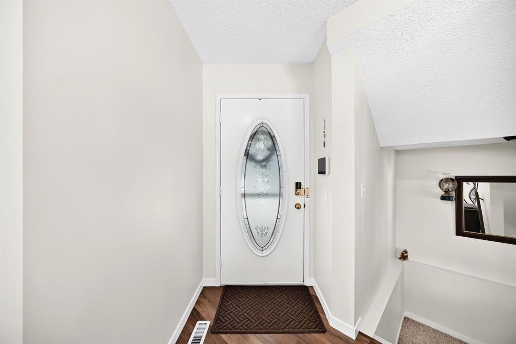 14954 Mt Mckenzie Drive Se, Calgary, AB