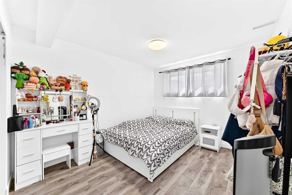 5608 Pensacola Crescent Se, Calgary, AB