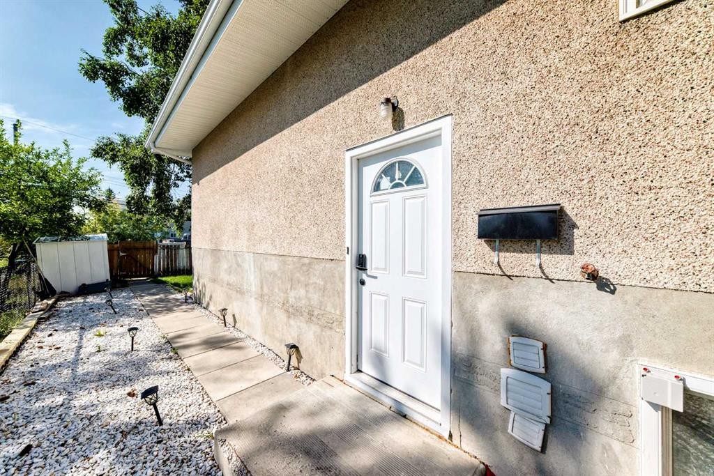 5608 Pensacola Crescent Se, Calgary, AB