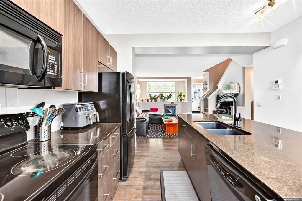 1046 New Brighton Park Se, Calgary, AB