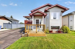 132 Meadowpark Drive Carstairs, AB T0M 0N0