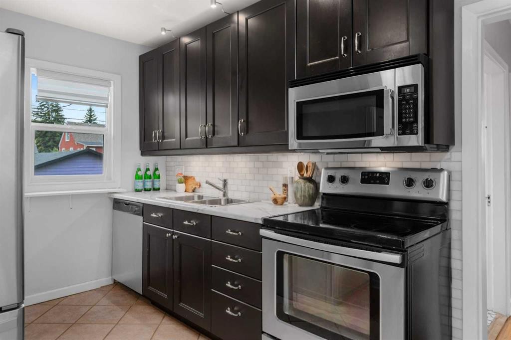 239 24 Avenue Ne, Calgary, AB