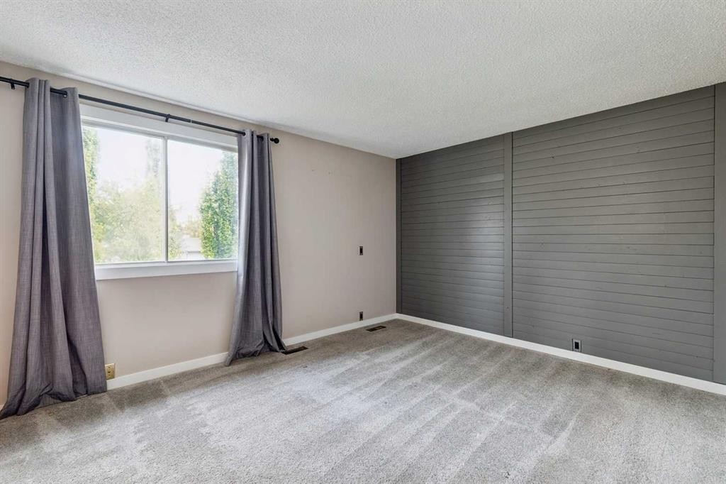 48 Woodglen Court Sw, Calgary, AB