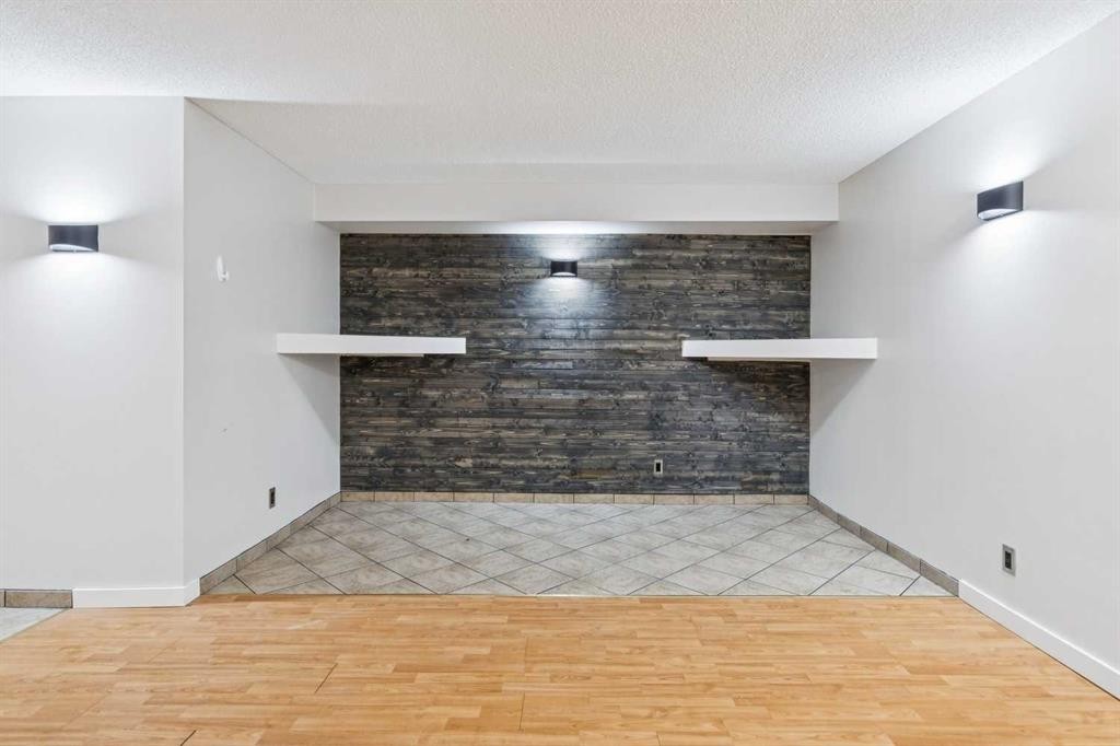 48 Woodglen Court Sw, Calgary, AB
